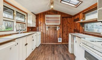 47 Lakeside Dr, Alloway, NJ 07461