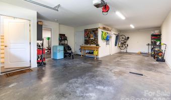 32 Greenwood Fields Dr, Asheville, NC 28804
