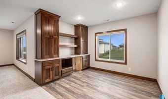 1604 W River Bend St, Brandon, SD 57005