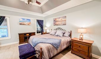 353 Alapaha River Dr, Alapaha, GA 31622