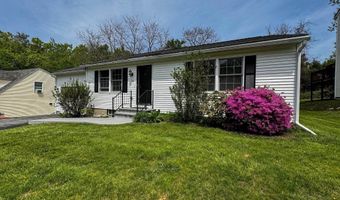 32 Albe Dr, Bennington, VT 05201