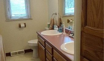 1648 Highland Ln, Ashtabula, OH 44004