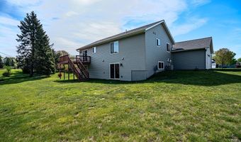 1305 Whistling Straits Ct, Altoona, WI 54720