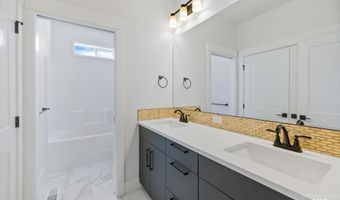 18 Ogden St, Cascade, ID 83611
