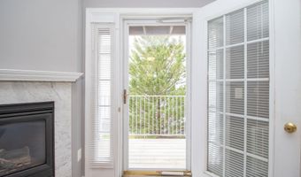 655 BURTONS COVE Way 8, Annapolis, MD 21401