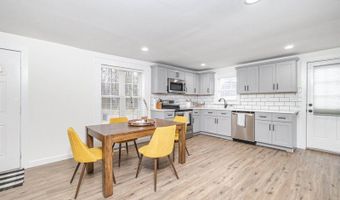 412 1st St, Apex, NC 27502