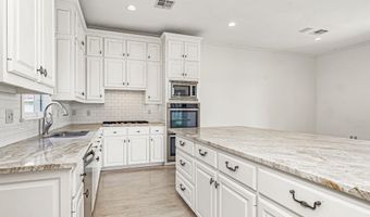 12038 Lake Estates Ave, Baton Rouge, LA 70810