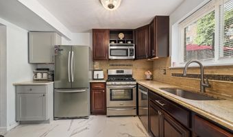 4807 BACKLICK Rd, Annandale, VA 22003