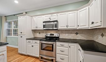 833 LILLIAN Ln, Anniston, AL 36207