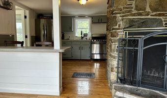 2 Piper Ln, Abbot, ME 04406