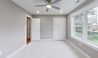 6410 WINNEPEG Rd, Bethesda, MD 20817