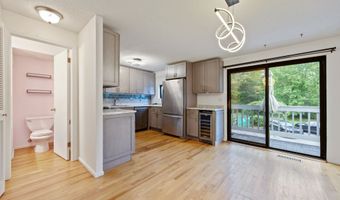 10 Ives Hill Ct 10, Cheshire, CT 06410