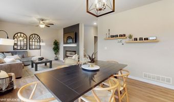 3401 Dreusicke Dr, Coralville, IA 52241