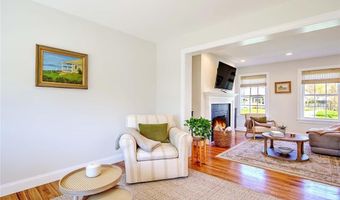 7 Court Ave, Barrington, RI 02806