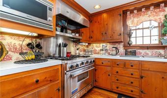 241 Howland Rd, East Greenwich, RI 02818