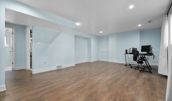 515 W DIVERSEY Ave, Addison, IL 60101