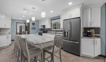 365 W Wrentham Rd, Cumberland, RI 02864