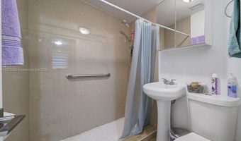 1070 NW 132nd St, North Miami, FL 33168