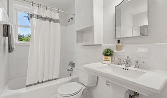 5719 NEWINGTON Rd, Bethesda, MD 20816