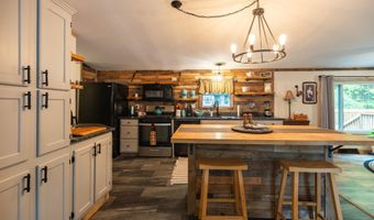 71 Kyle Ln, Auburn, ME 04210