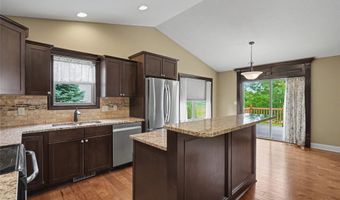 517 28th St SE, Altoona, IA 50009