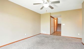 1805 Goose Lake Cir, North Liberty, IA 52317