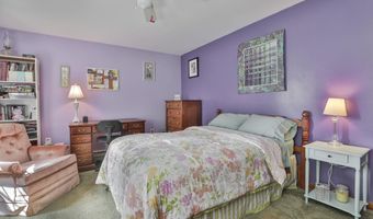 15 Edinburgh Dr, Bedford, NH 03110