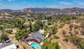 1026 Arnold Way, Alpine, CA 91901