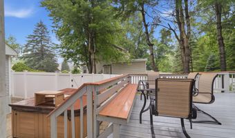 106 Halfmoon Dr, Altamont, NY 12009