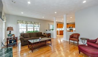 11 Raven Cir, Cranston, RI 02921