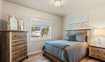875 12TH St, Bandon, OR 97411