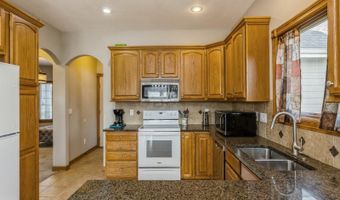 1737 Ashwood Dr SW, Altoona, IA 50009