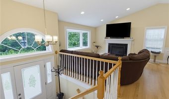 102 Bramble Bush Rd, Coventry, RI 02816