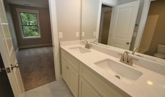 121 SCENIC LAKE Dr, Alabaster, AL 35114