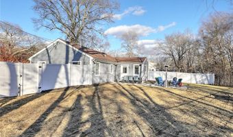 12 Grassy Plain Rd, Barrington, RI 02806