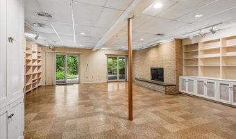 9009 CHARRED OAK Dr, Bethesda, MD 20817