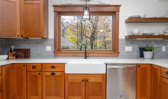 924 N FOX St, Appleton, WI 54911