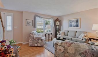 26 Scituate Farms Dr, Cranston, RI 02921