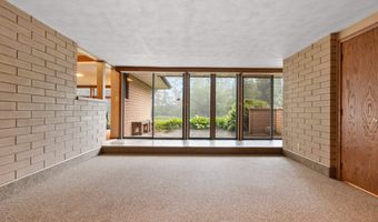 5531 LONG Ct, Appleton, WI 54914