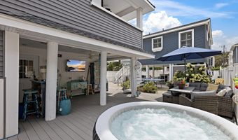 222 7TH St, Beach Haven, NJ 08008