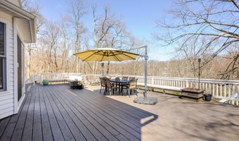 42 Wedgewood Dr, Danbury, CT 06811