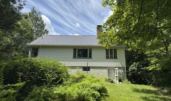 754 Carlton Rd, Tobyhanna, PA 18466