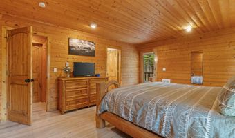 9 PINE St, Alpine, WY 83128