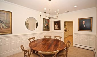 215 Coggeshall Ave, Newport, RI 02840