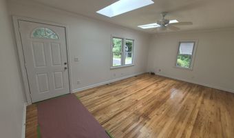 2 Dixon Rd, Danbury, CT 06811