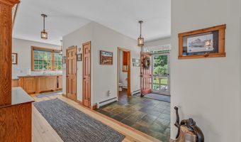 11 Loft Cir, Campton, NH 03223
