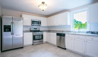 853 Main St, Acushnet, MA 02743