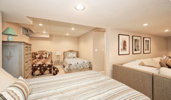 136 Thistle Pond Dr 136, Bloomfield, CT 06002
