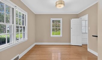 6 Loudon Pkwy, Albany, NY 12211