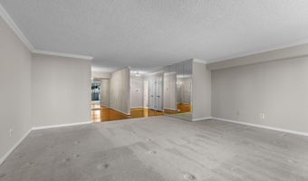 1101 S ARLINGTON RIDGE Rd 214, Arlington, VA 22202